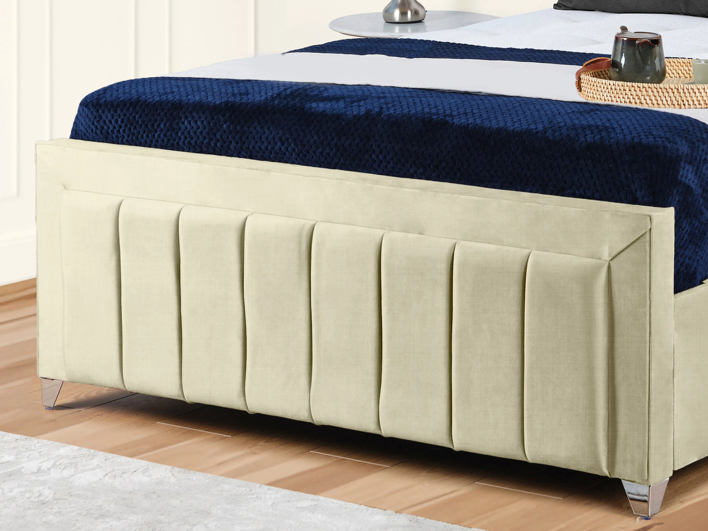Sierra upholstered Bed