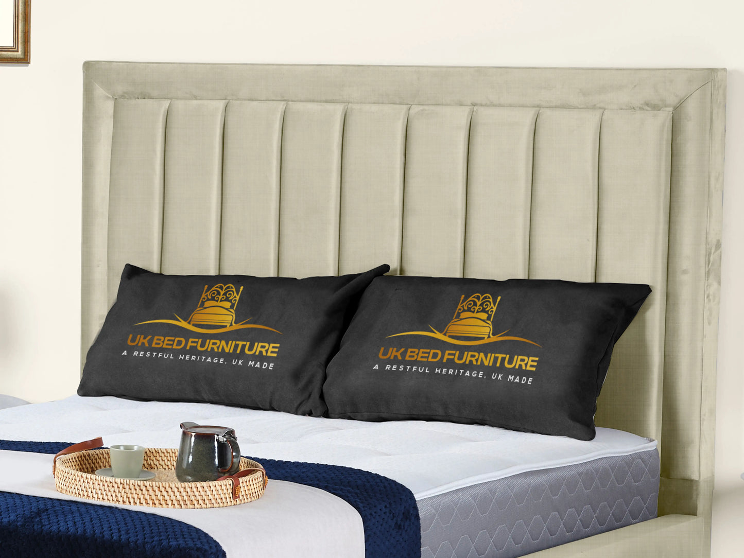 Grand panel Upholstered bed