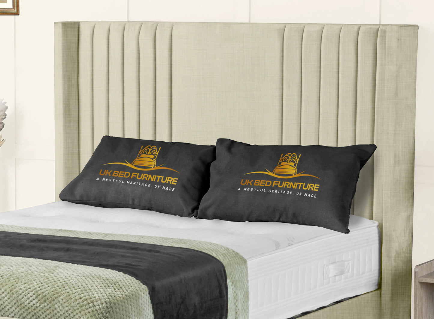 Elise lined winged Upholstered Bed