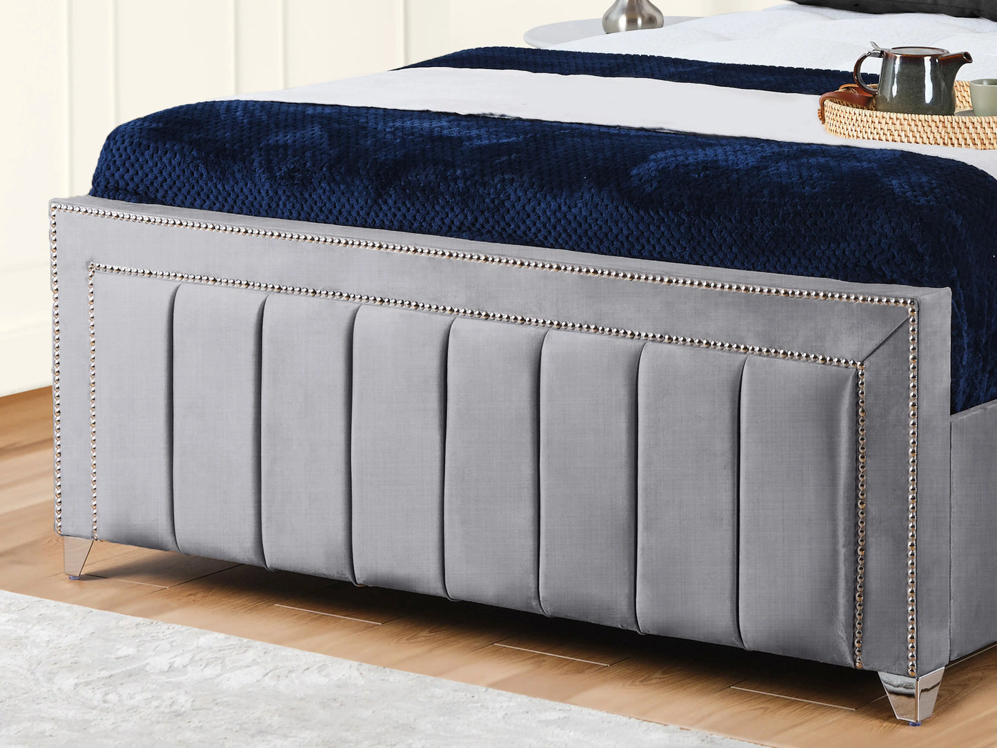 Serena Upholstered bed