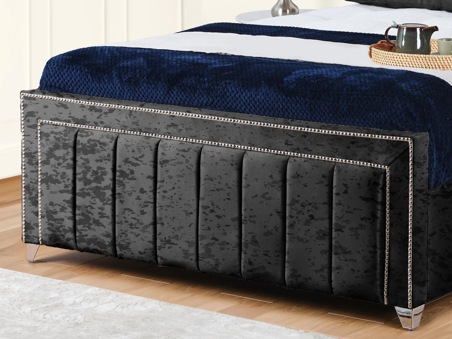 Serena Upholstered bed