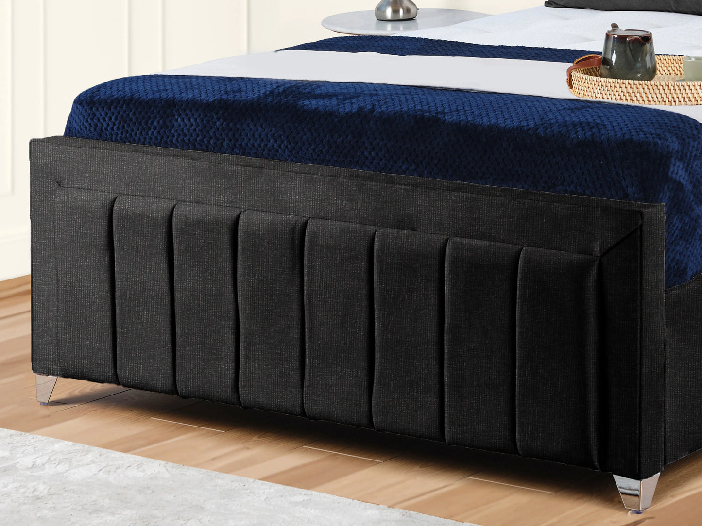 Sierra upholstered Bed