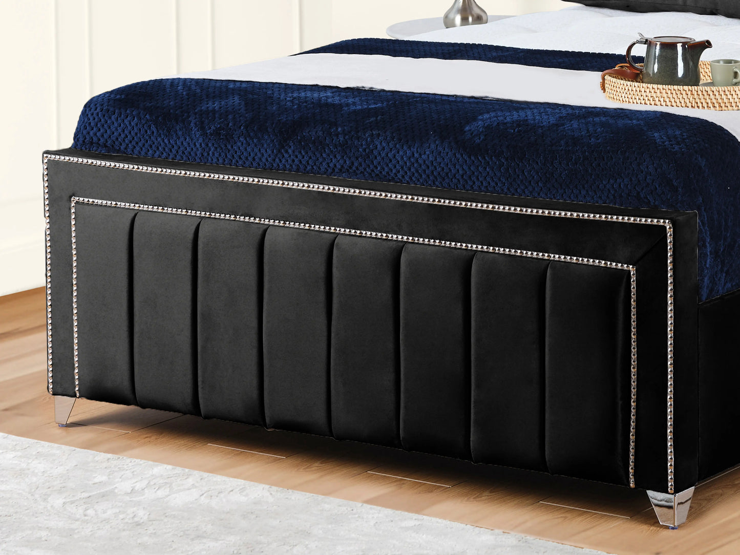 Serena Upholstered bed
