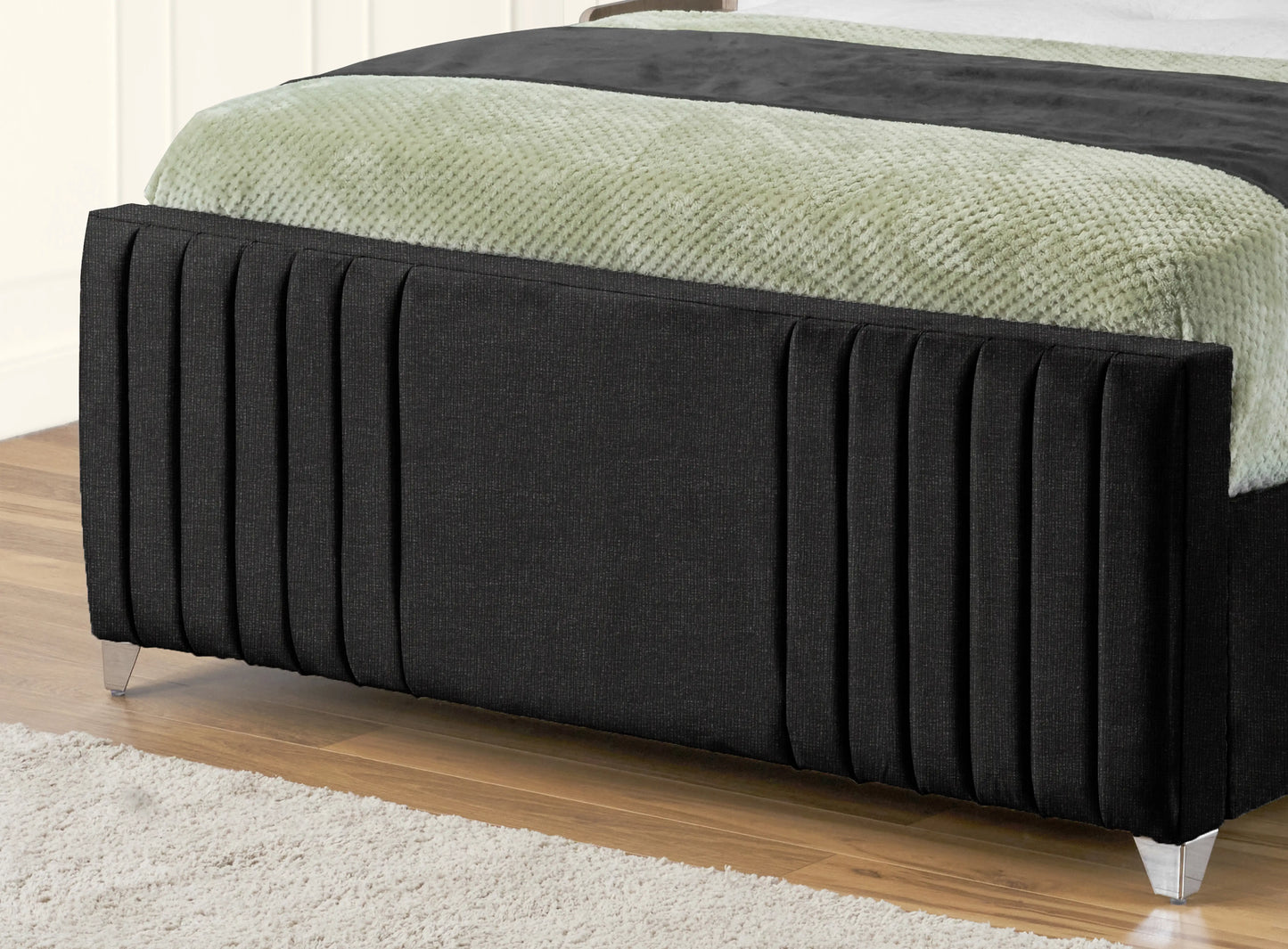 Elise lined winged Upholstered Bed
