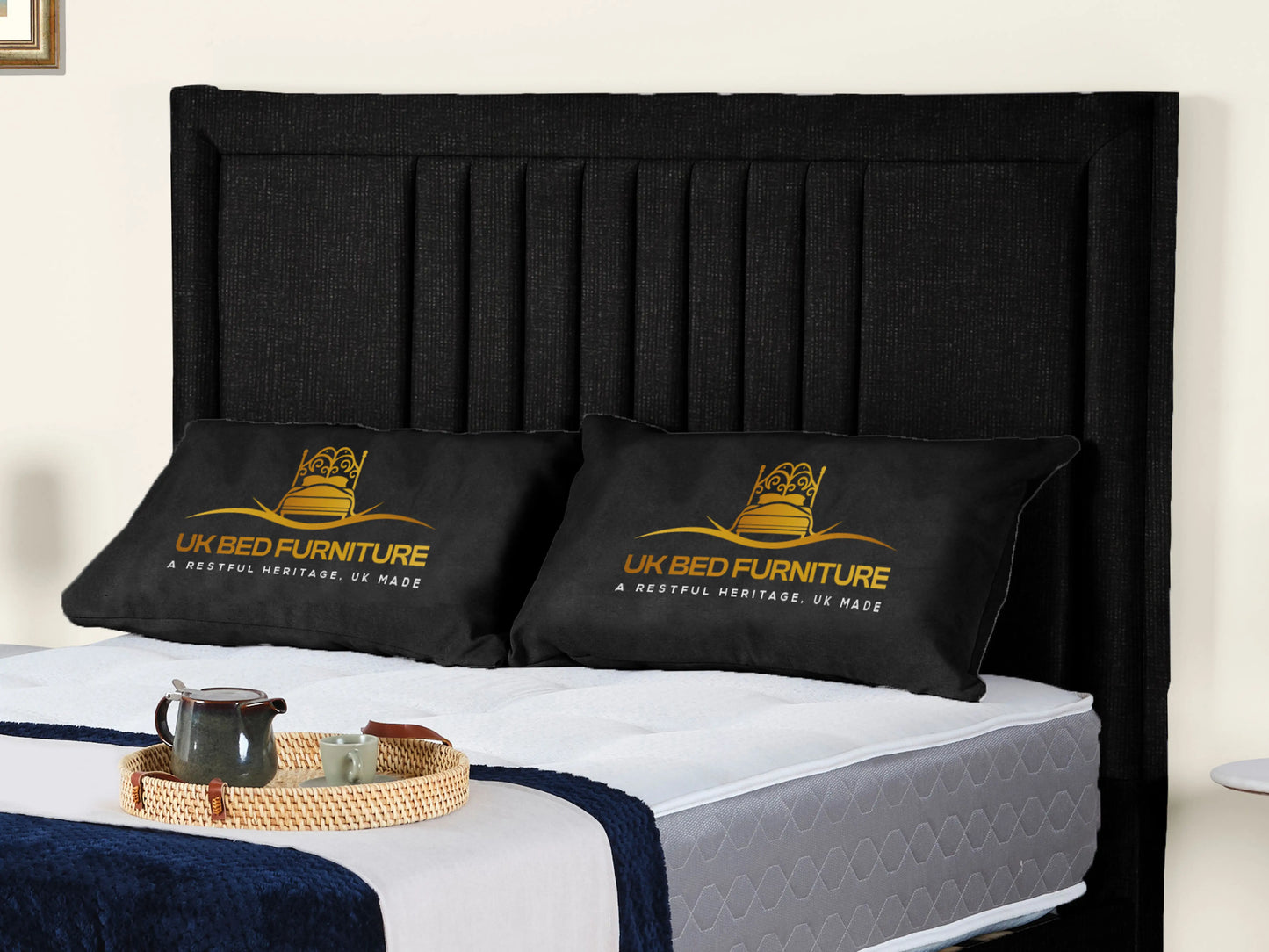Cannas upholstered bed