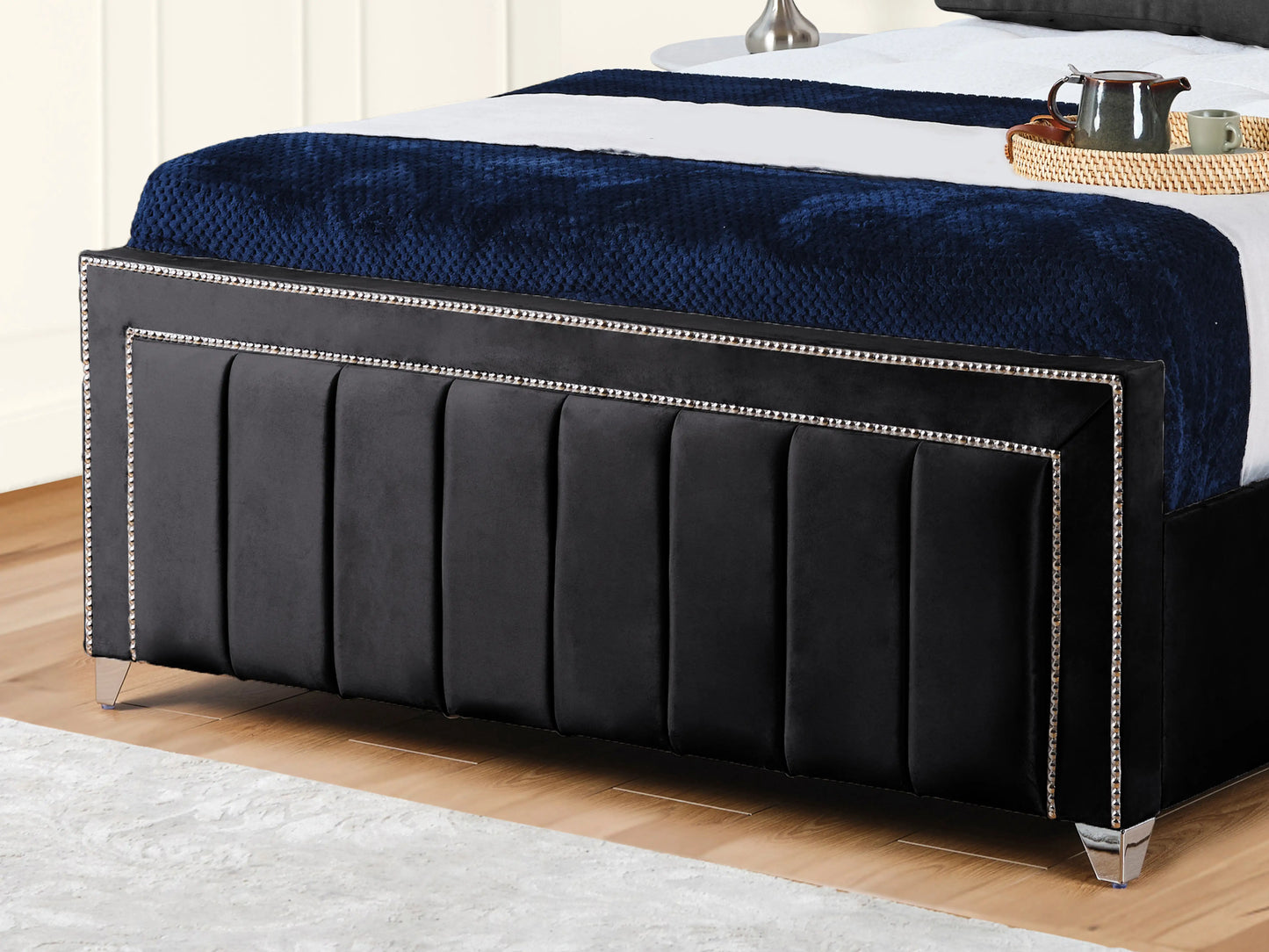 Serena Upholstered bed