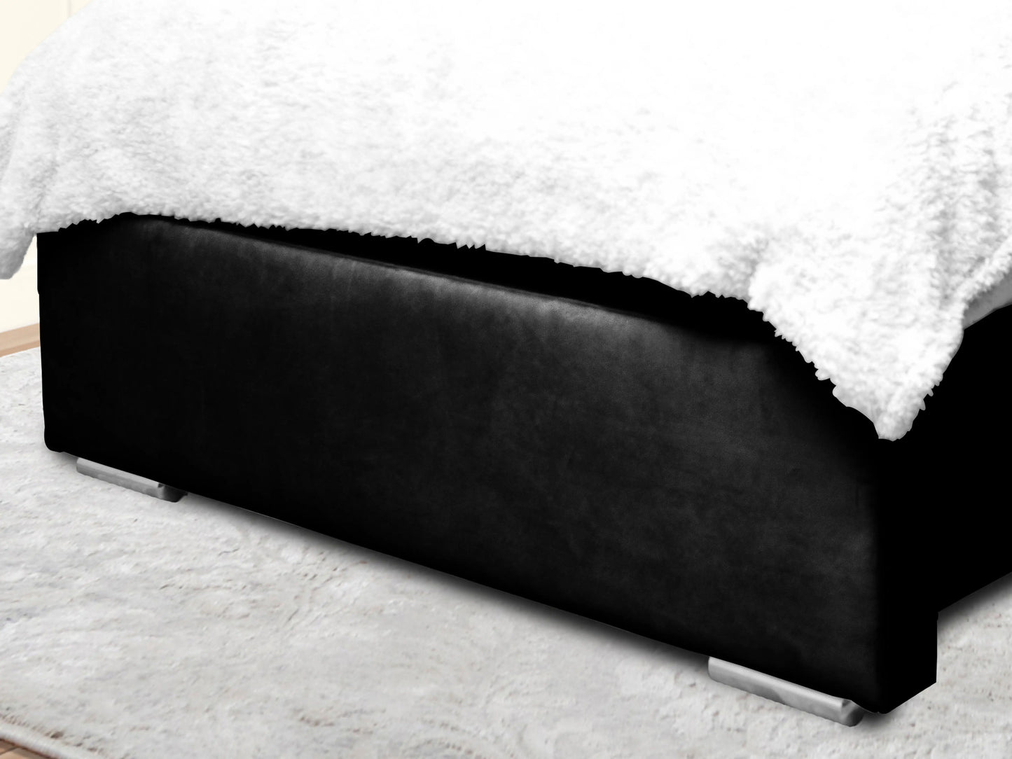 Miri Winged Upholstered Bed