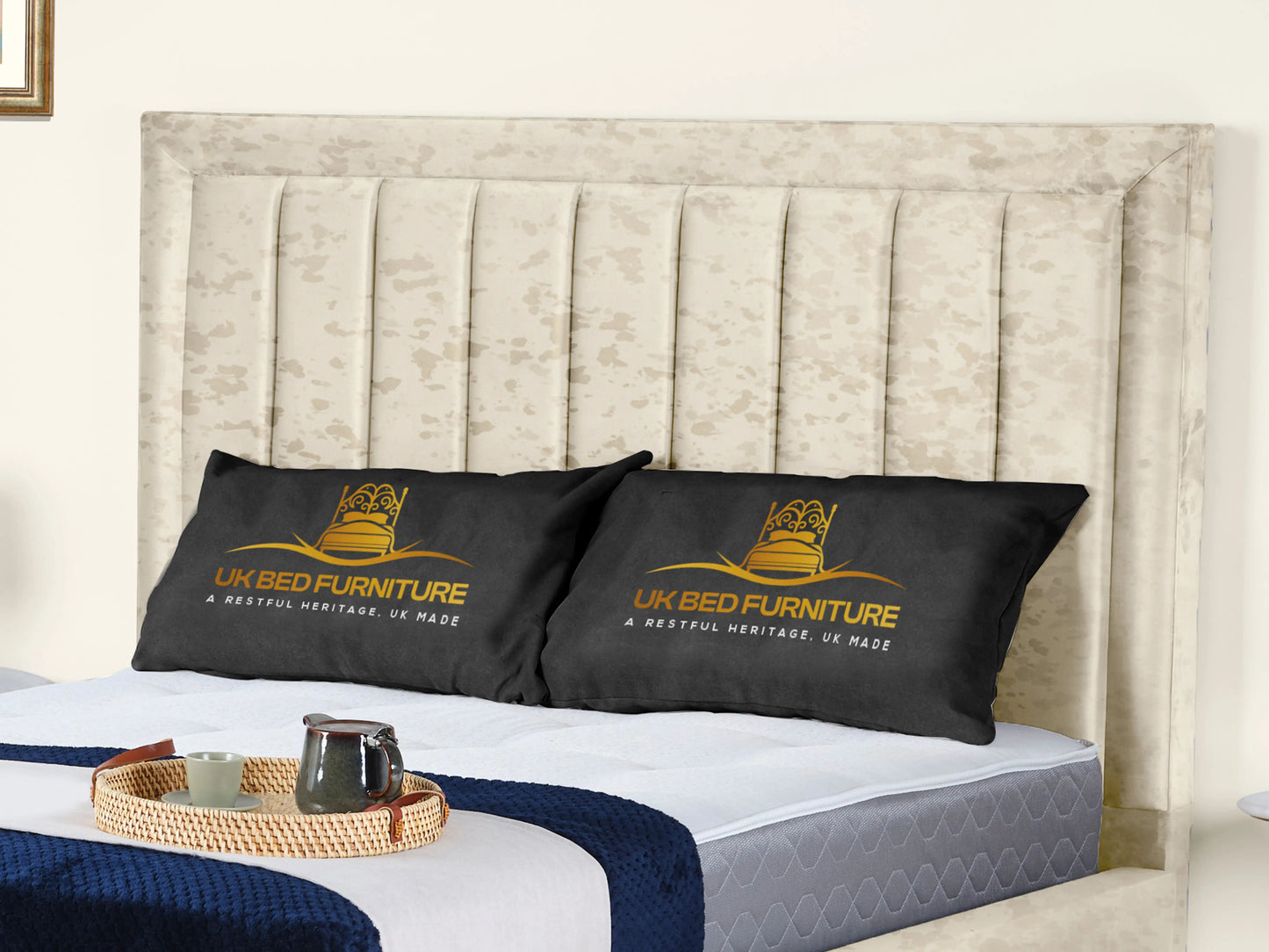 Grand panel Upholstered bed