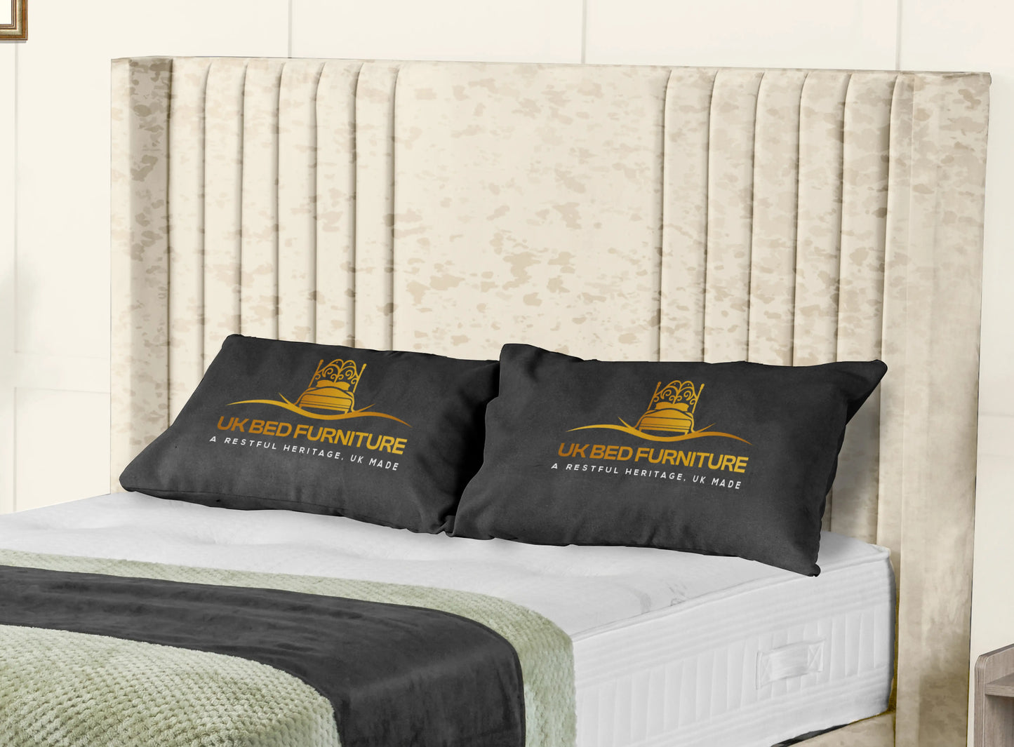 Elise lined winged Upholstered Bed