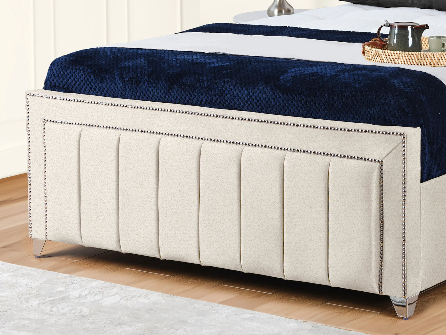 Serena Upholstered bed