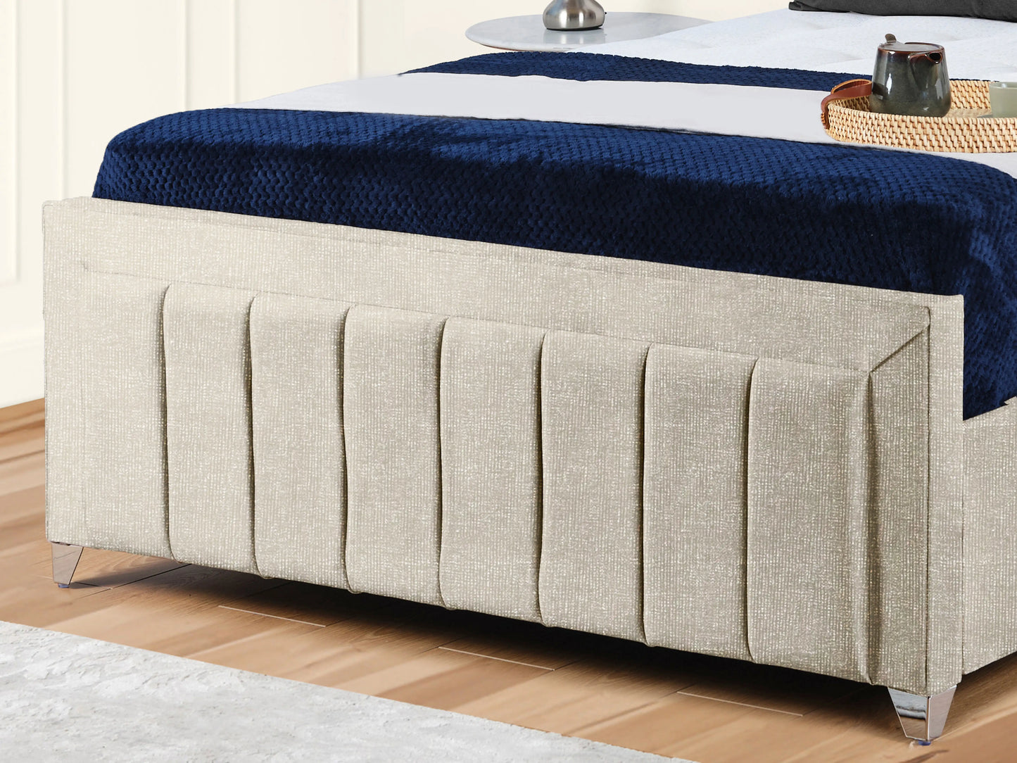 Sierra upholstered Bed
