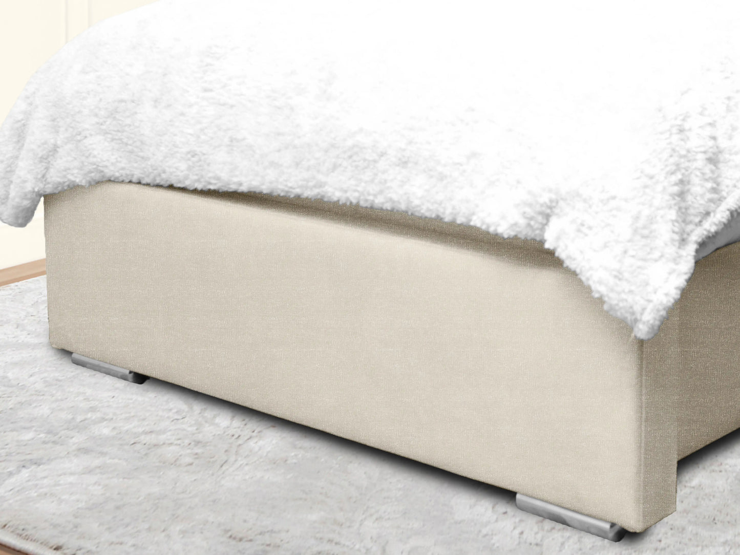 Miri Winged Upholstered Bed