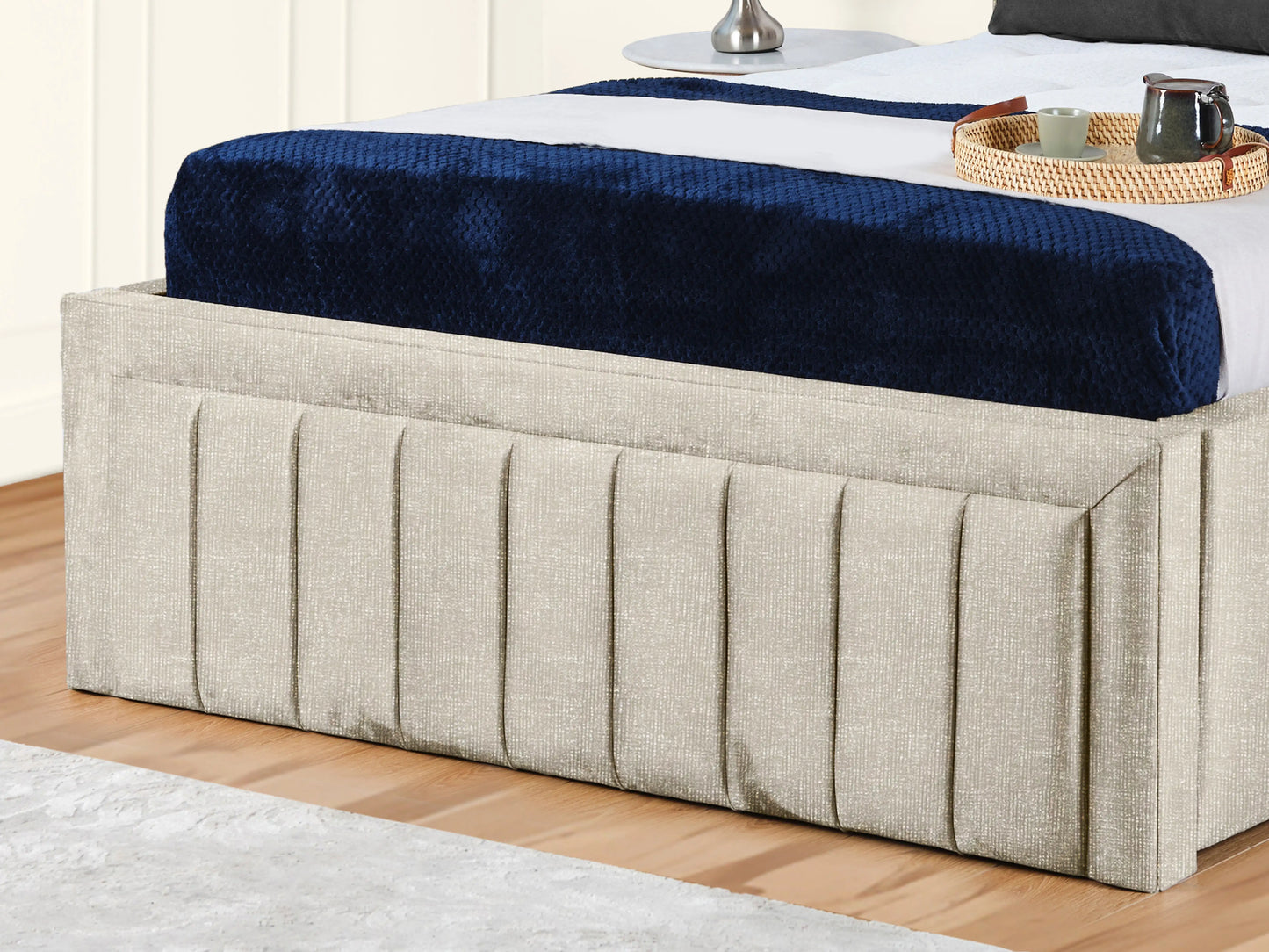 Grand panel Upholstered bed
