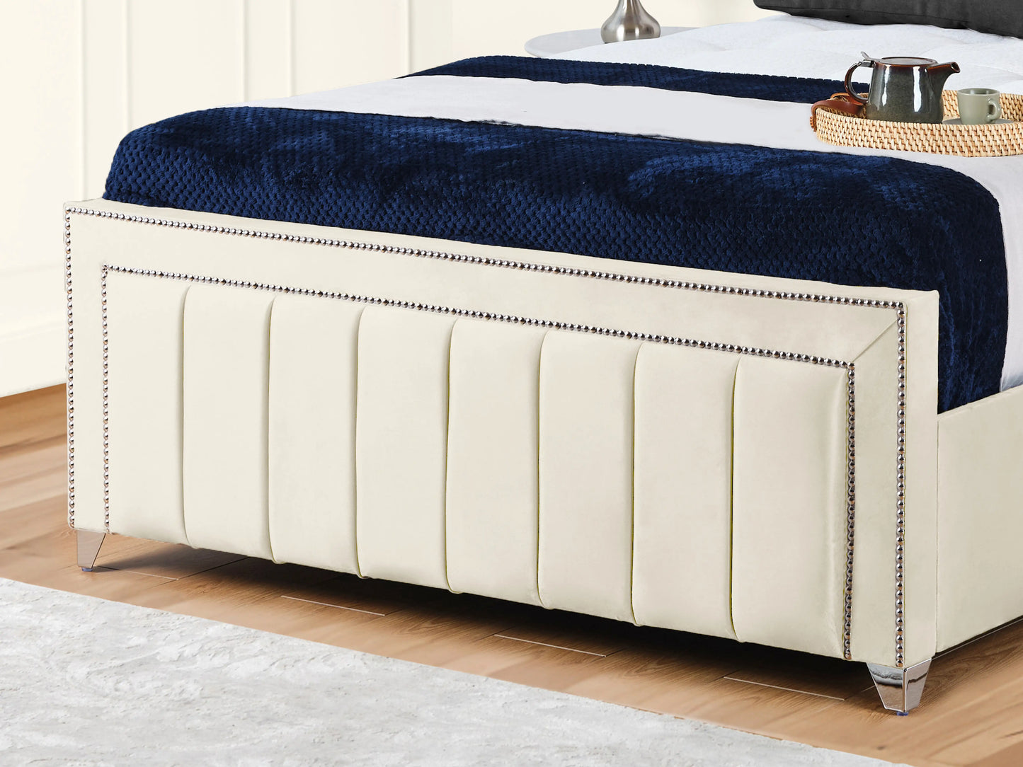 Serena Upholstered bed