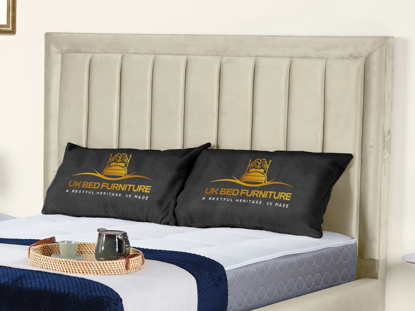Grand panel Upholstered bed
