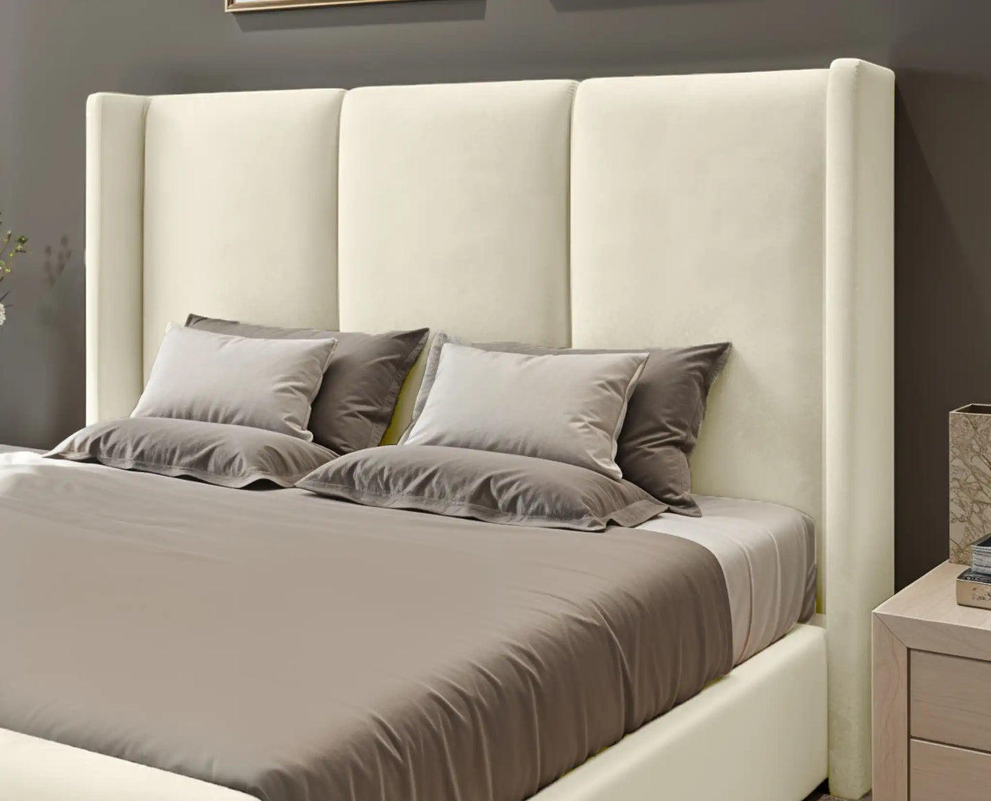 Miami winged Upholstered Bed