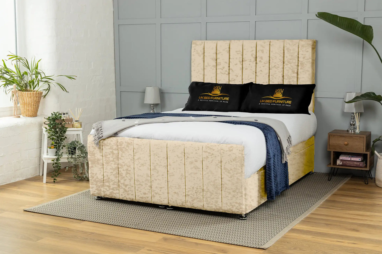 Venetian Ottoman Bed