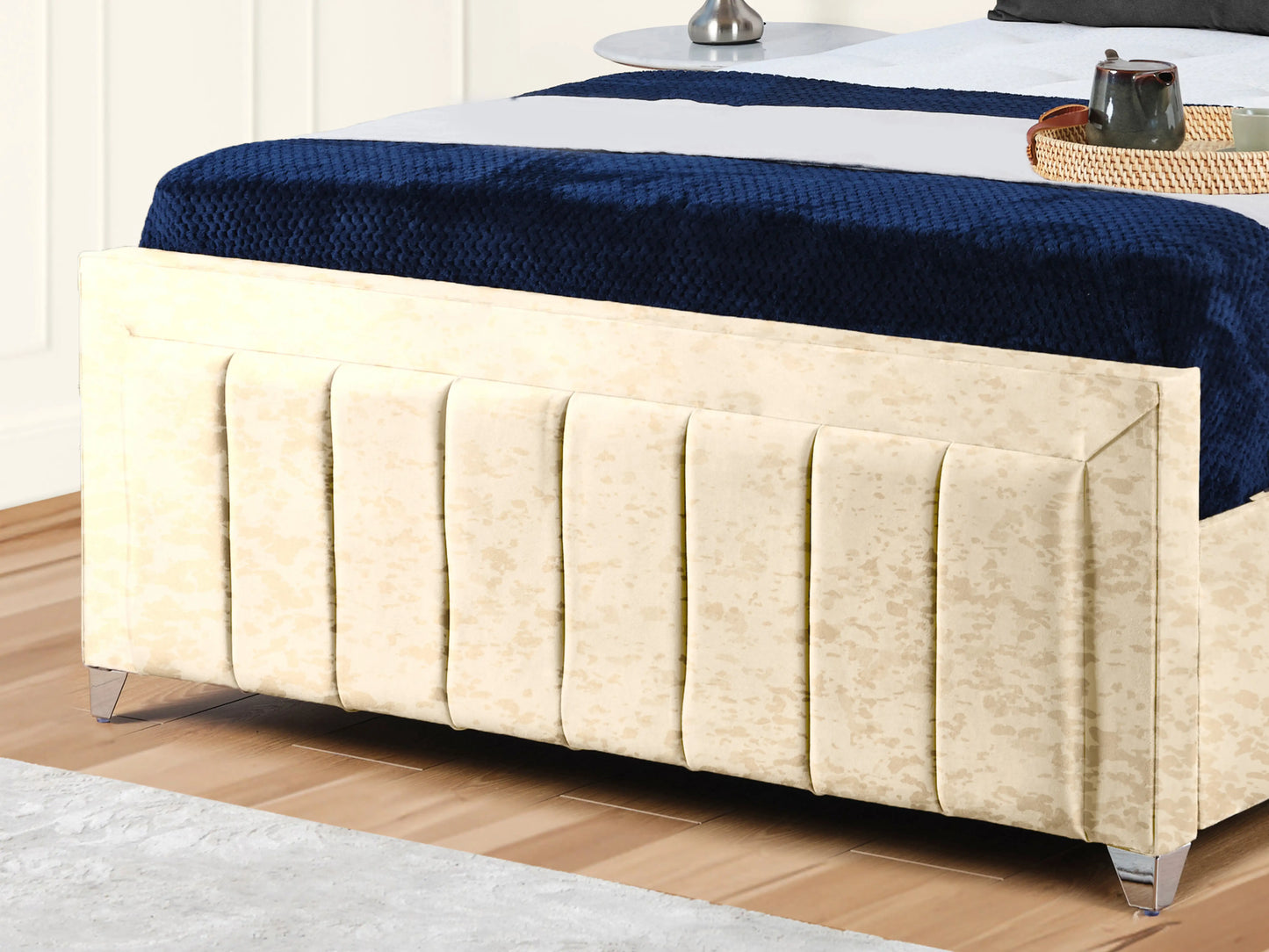 Sierra upholstered Bed