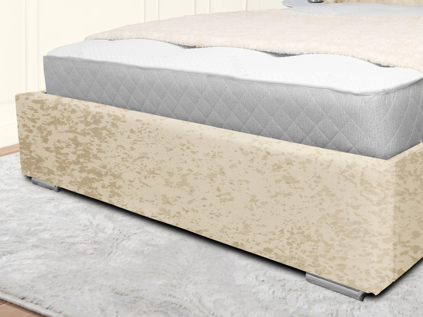 Middleton Winged Upholstered Bed
