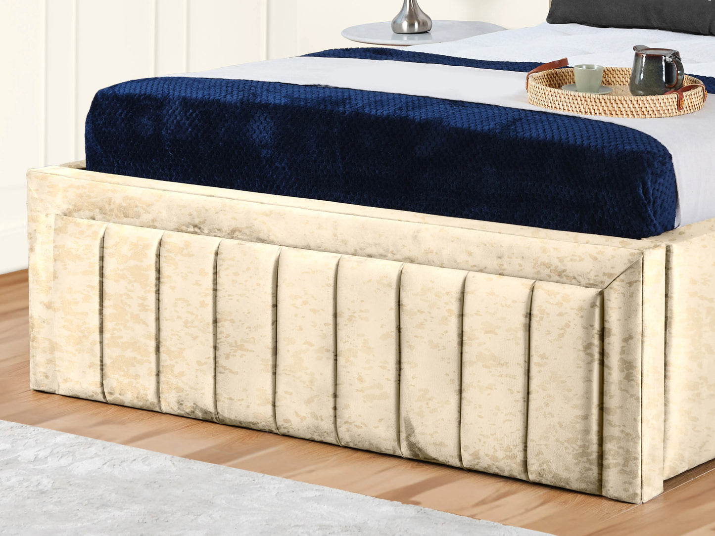 Grand panel Upholstered bed