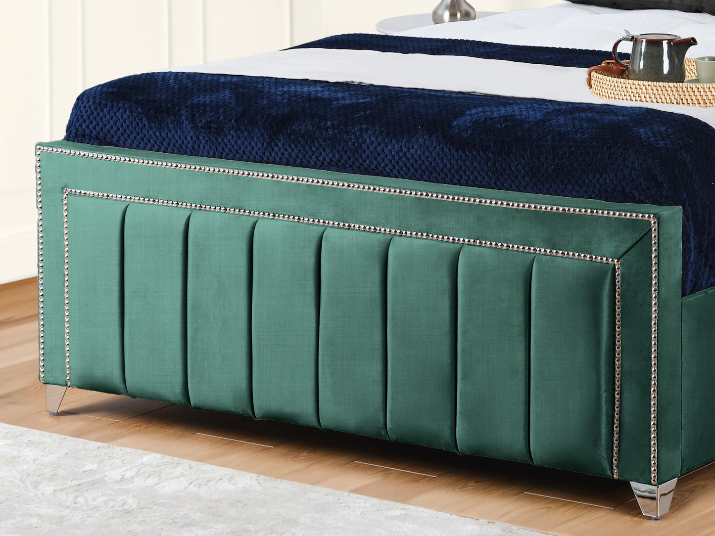 Serena Upholstered bed