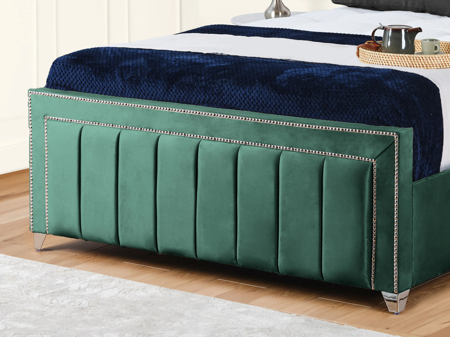 Serena Upholstered bed