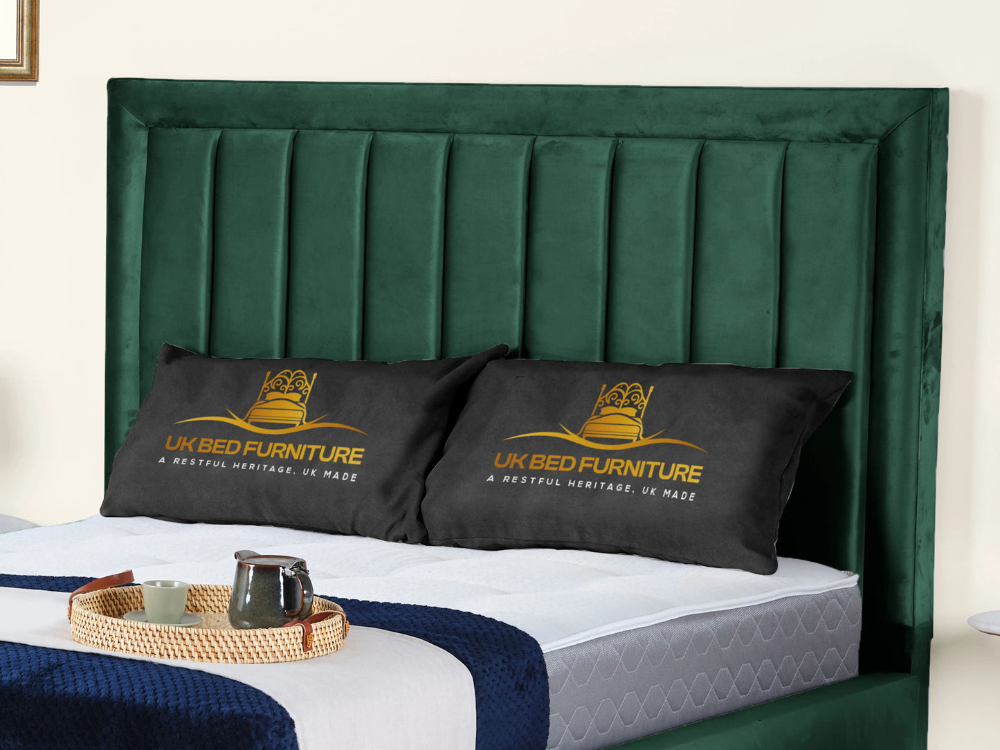 Grand panel Upholstered bed