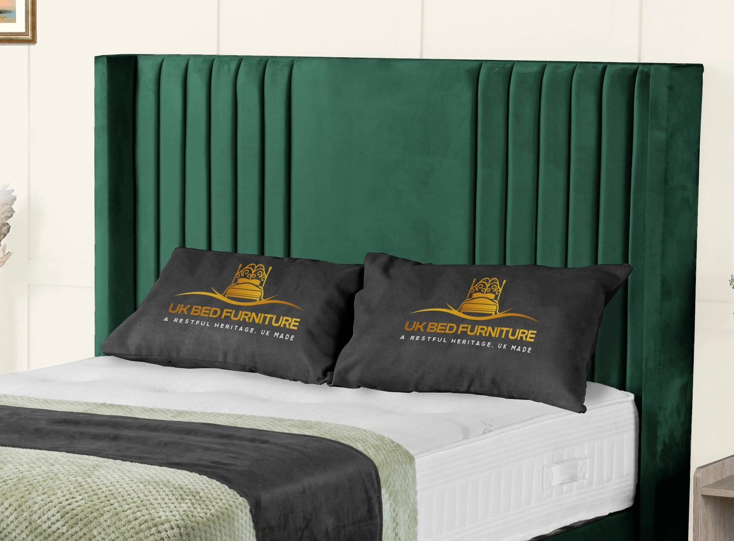 Elise lined winged Upholstered Bed