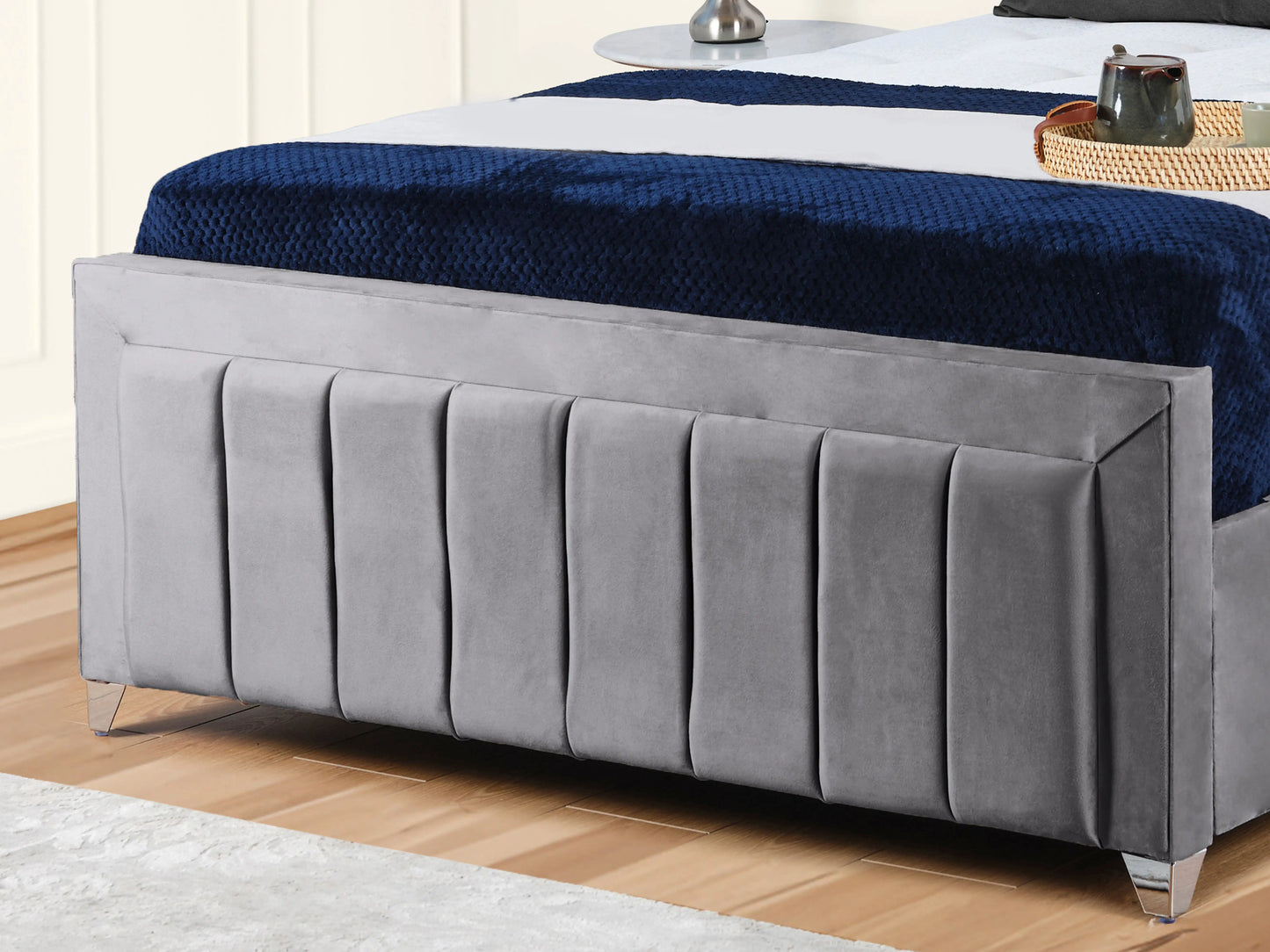 Sierra upholstered Bed