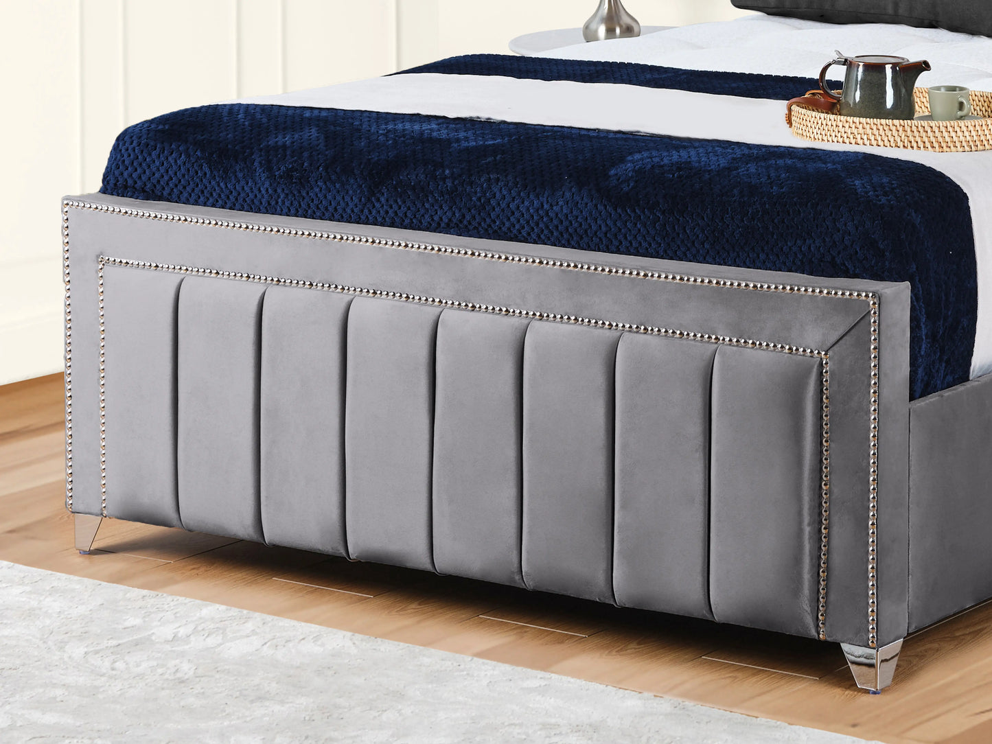 Serena Upholstered bed