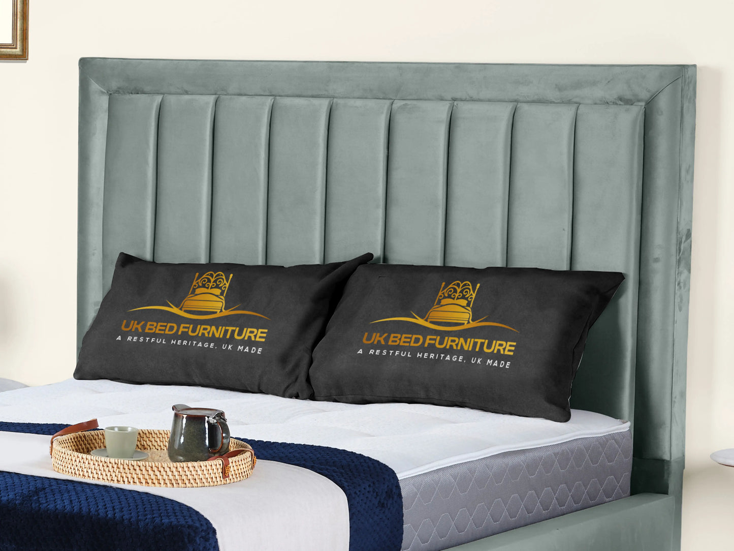 Grand panel Upholstered bed