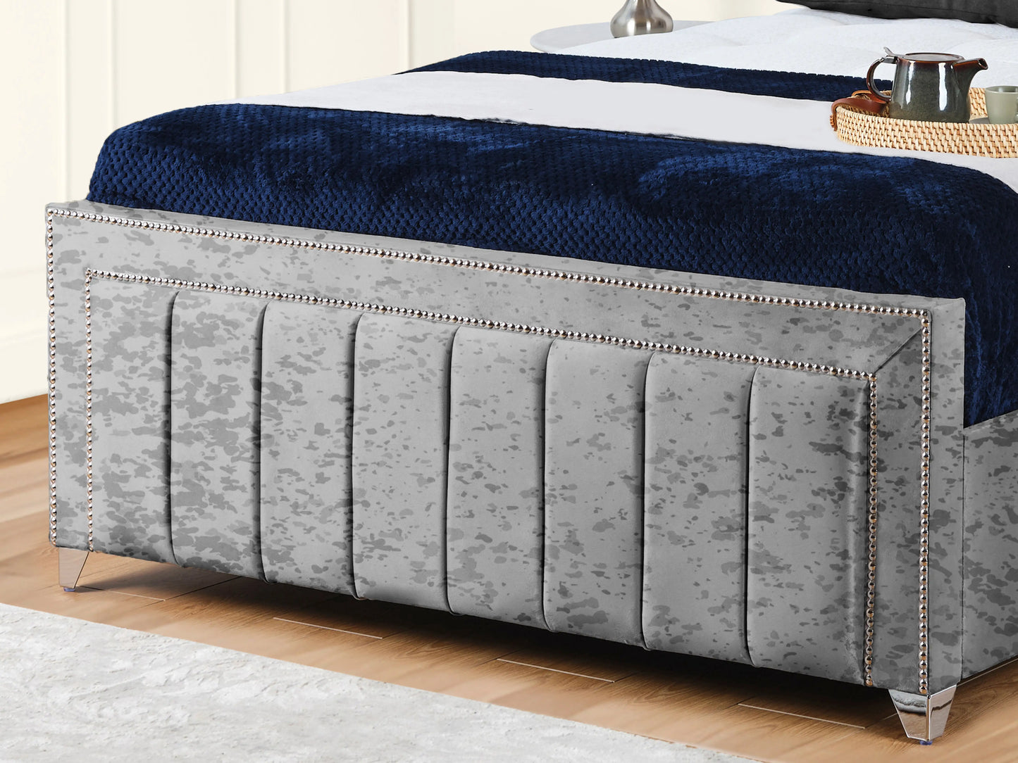 Serena Upholstered bed