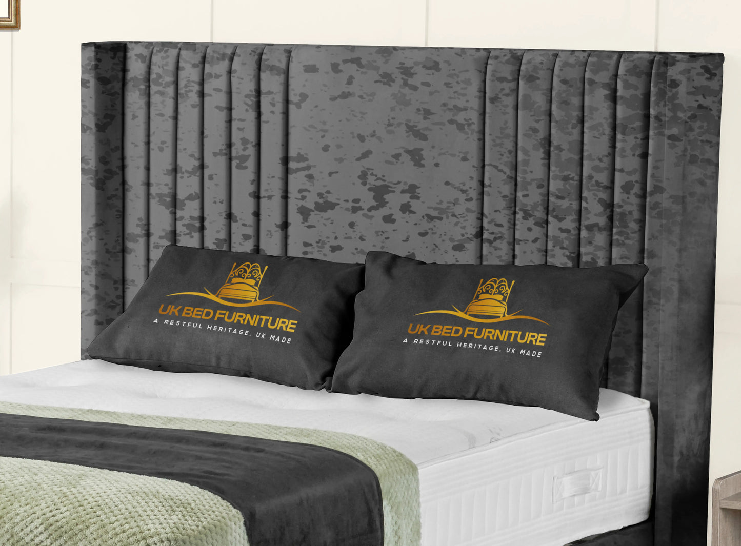 Elise lined winged Upholstered Bed