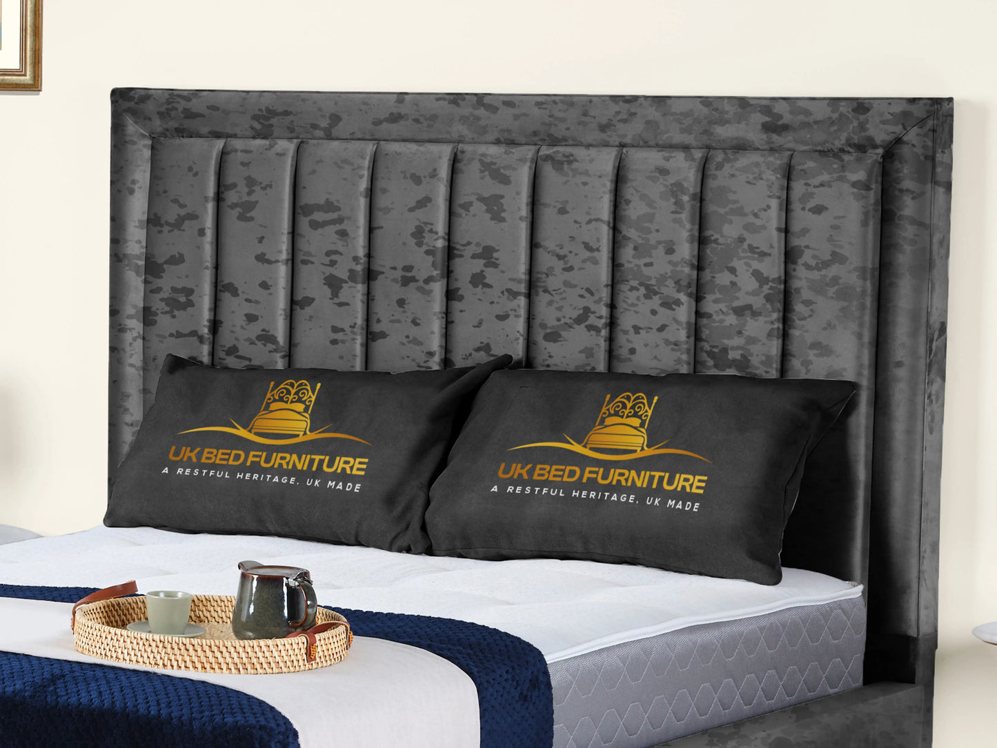 Grand panel Upholstered bed