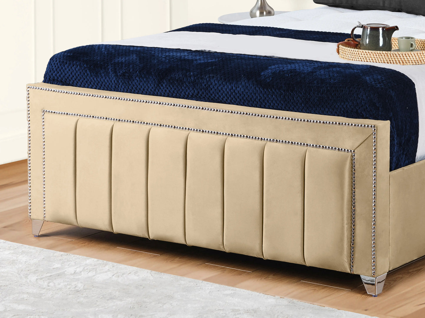 Serena Upholstered bed
