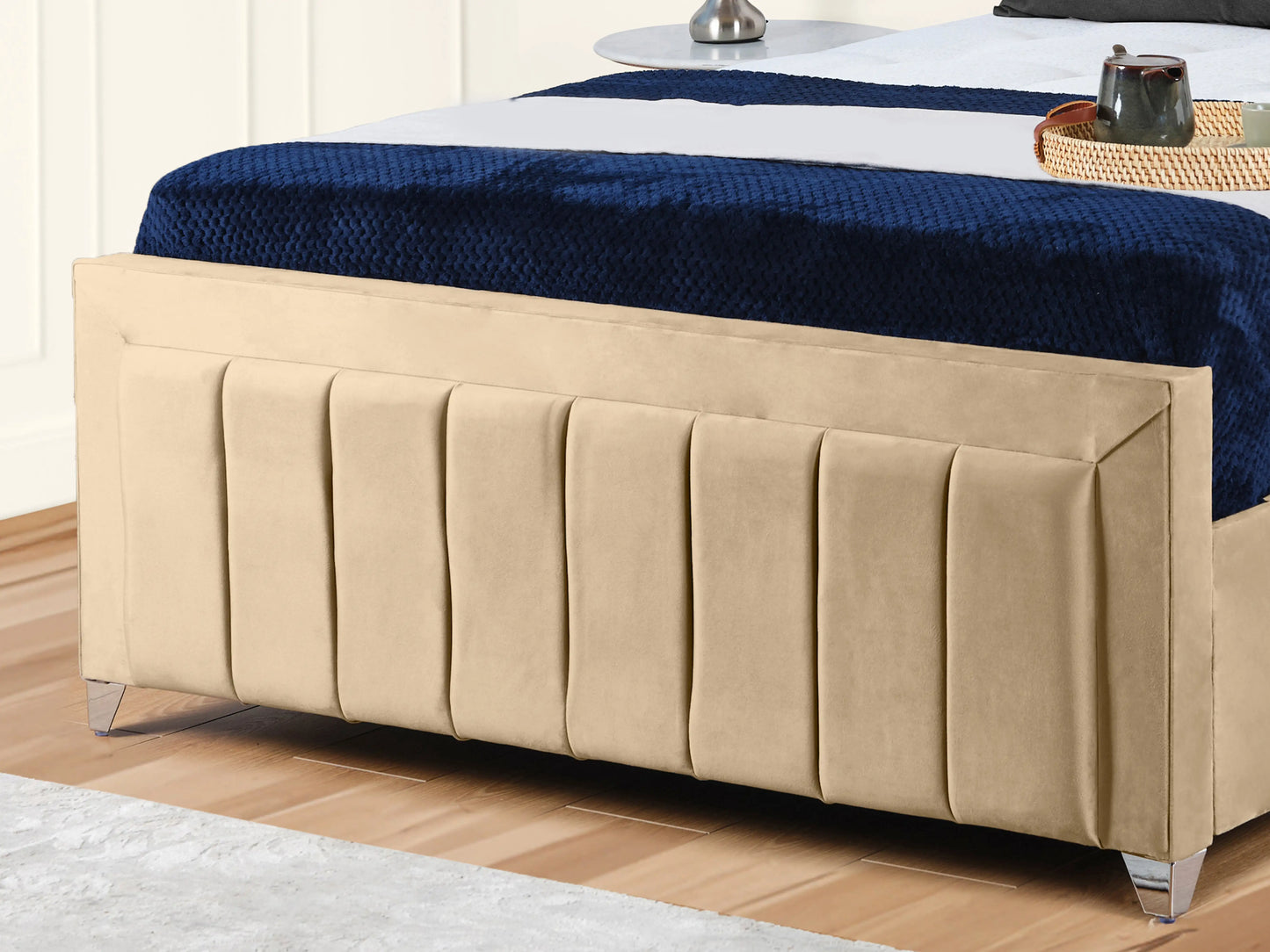 Sierra upholstered Bed