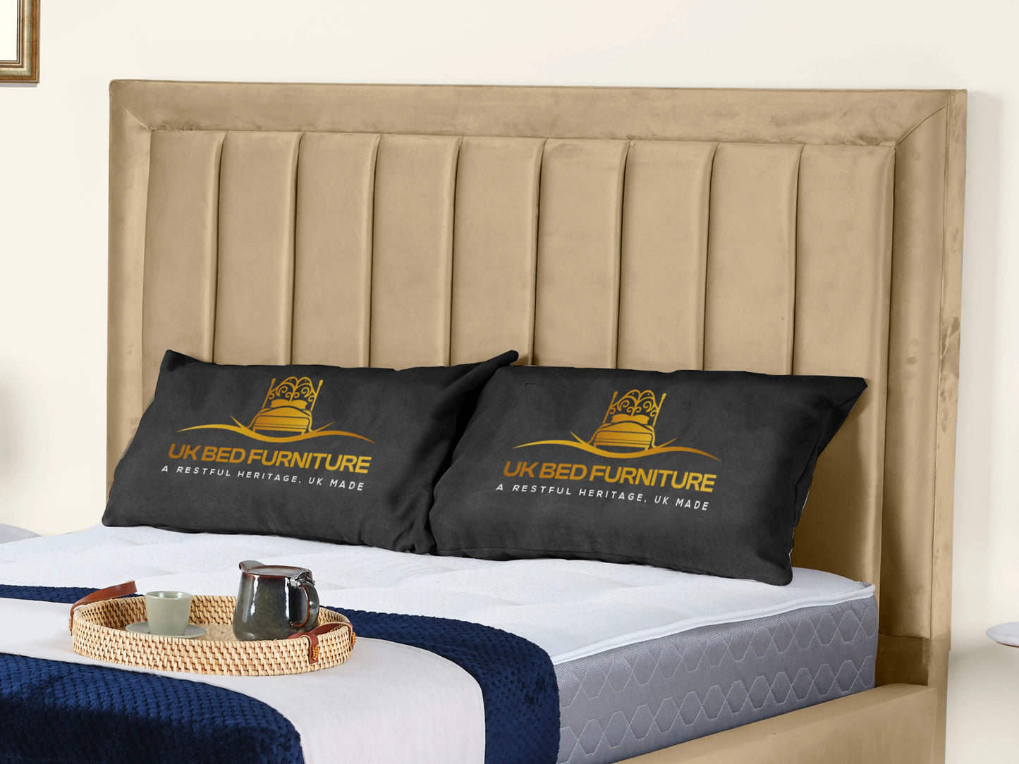 Grand panel Upholstered bed
