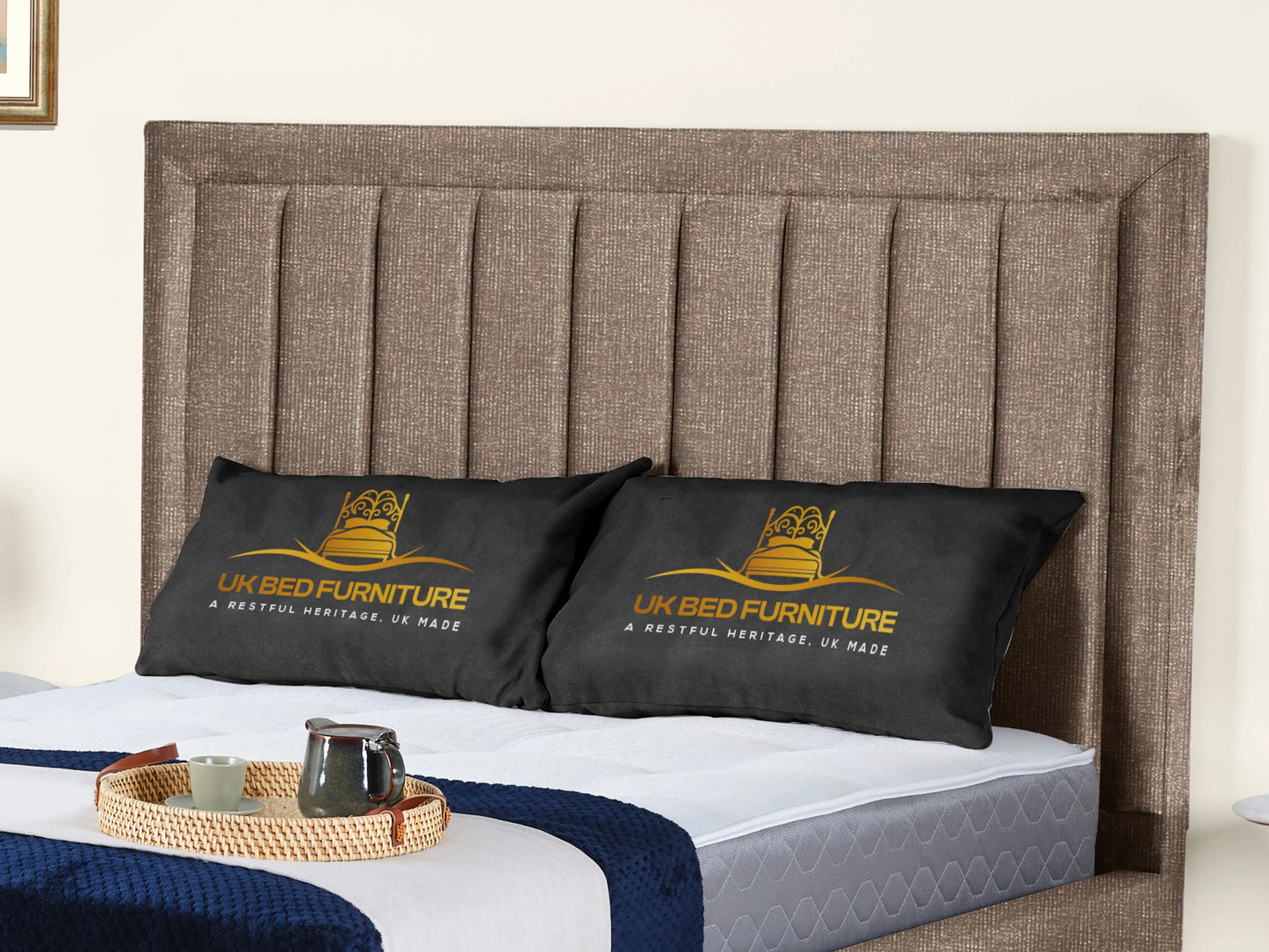 Grand panel Upholstered bed