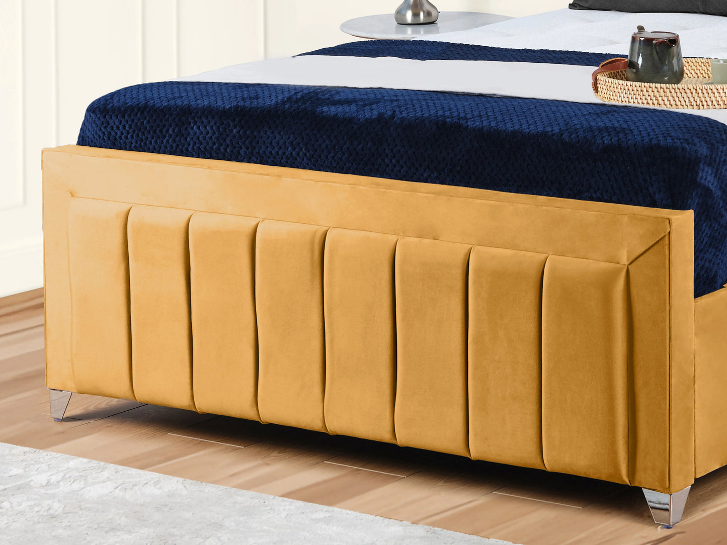 Sierra upholstered Bed