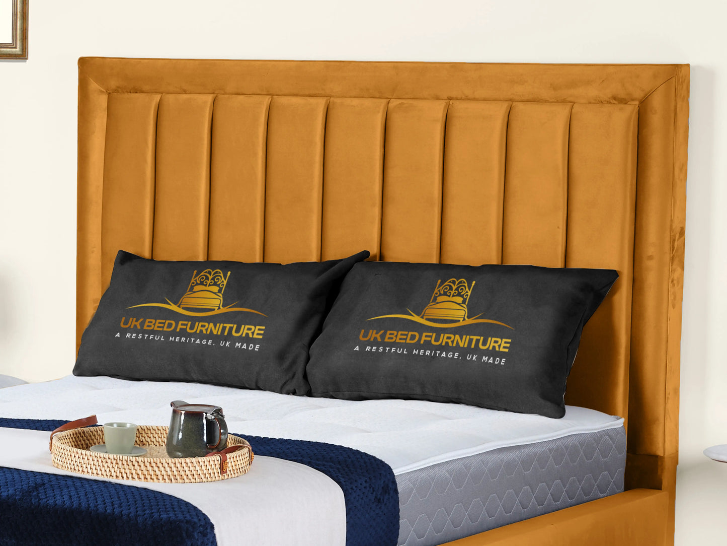 Grand panel Upholstered bed