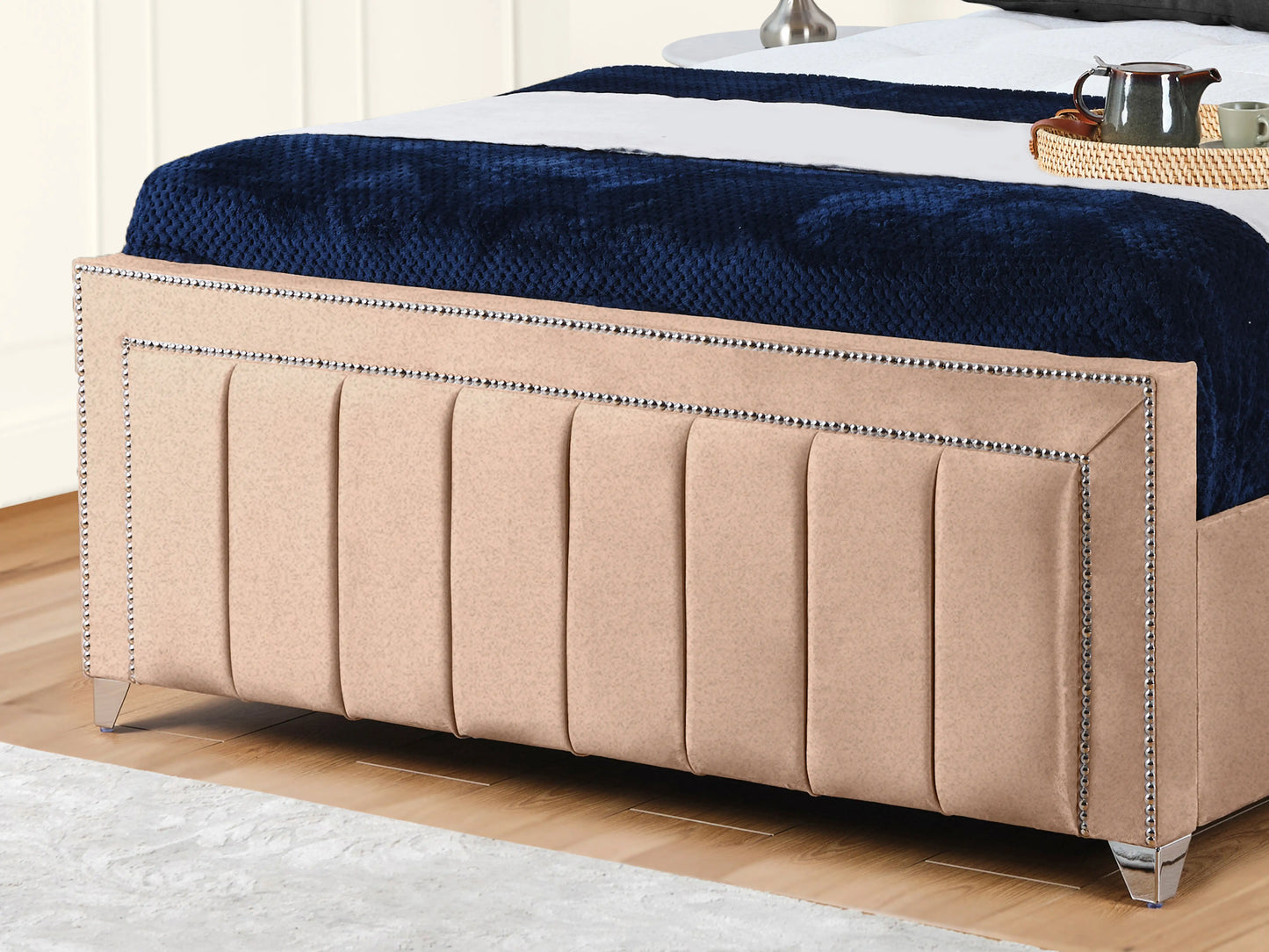 Serena Upholstered bed