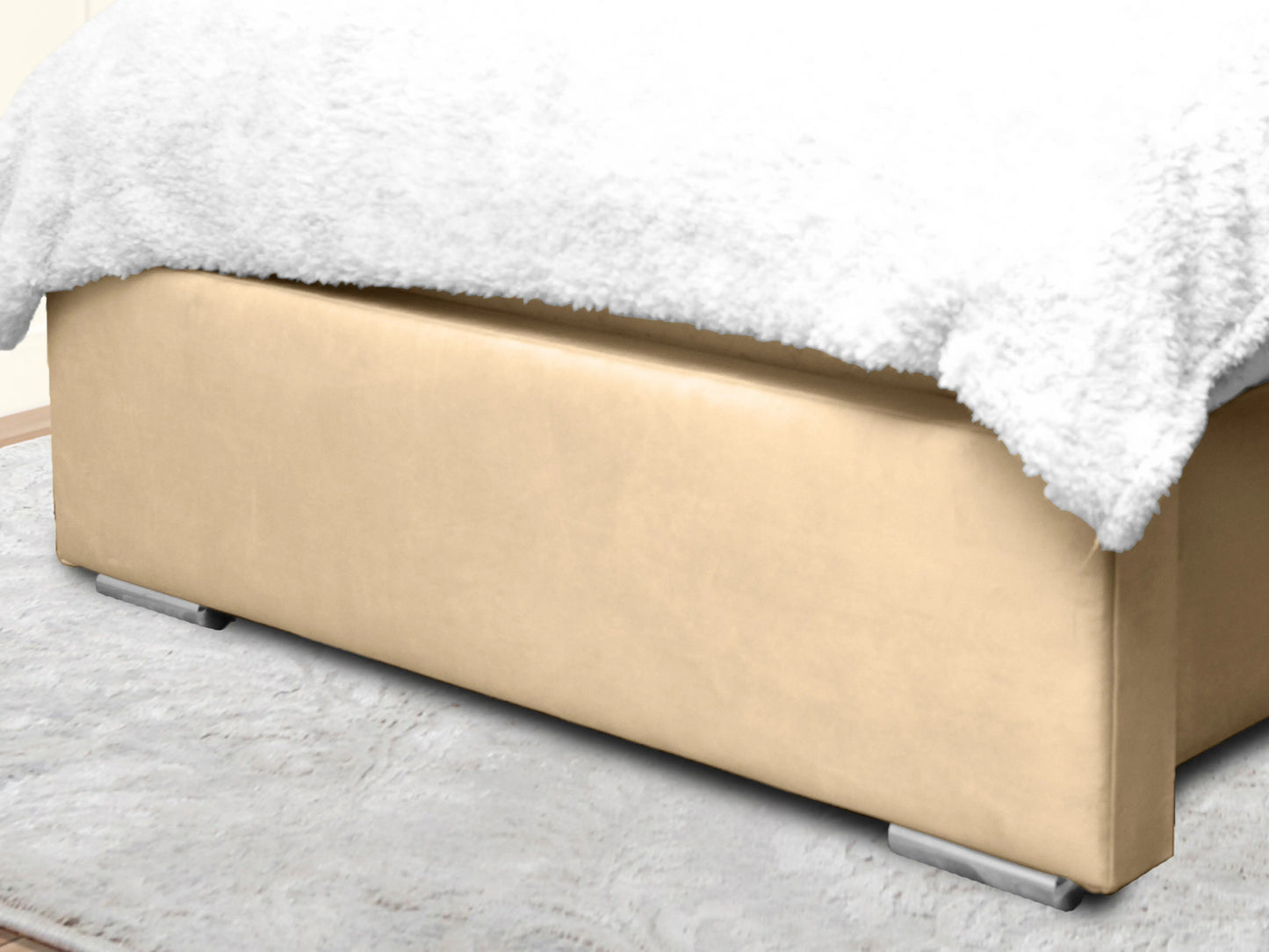 Miri Winged Upholstered Bed