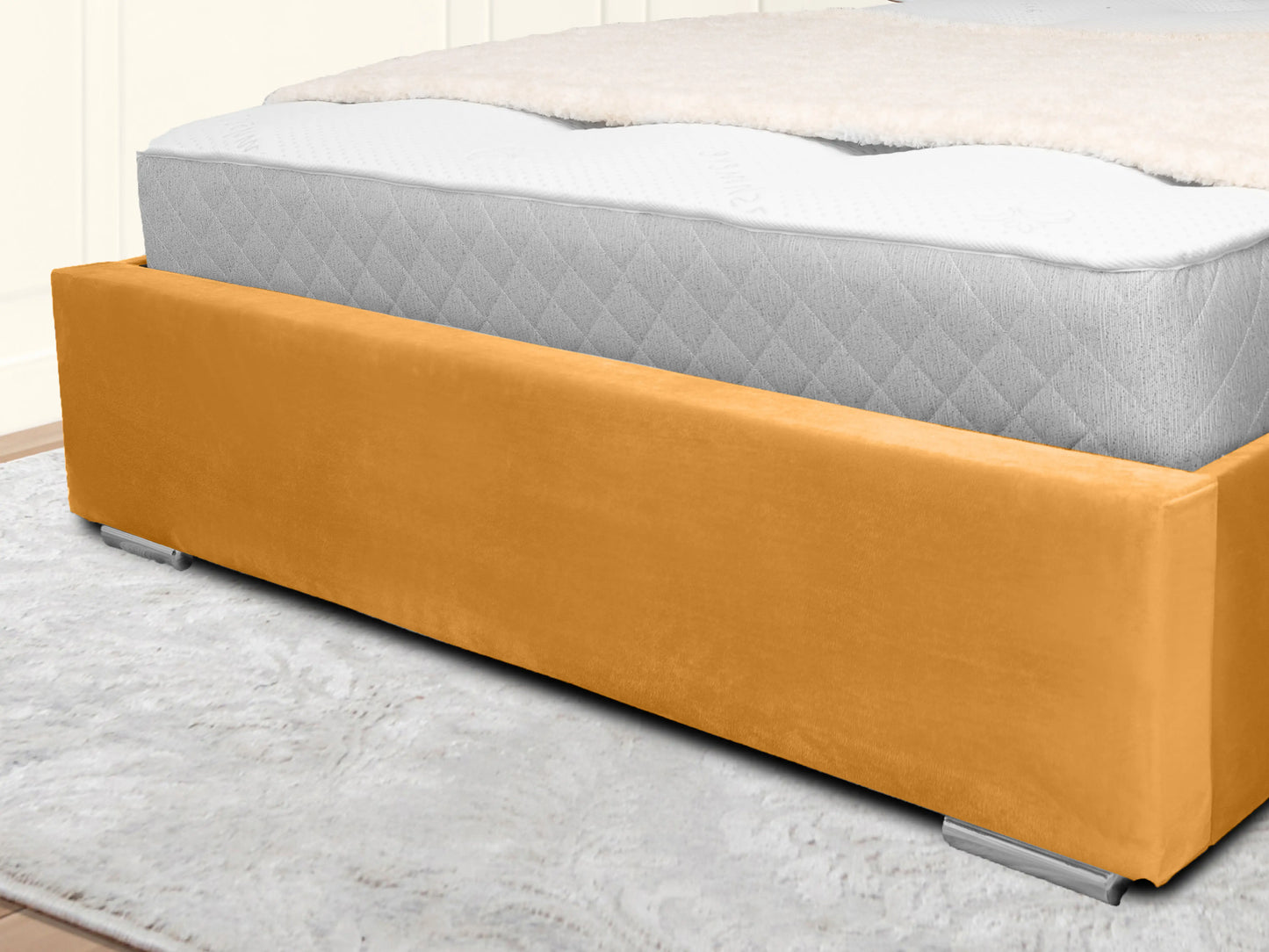 Middleton Winged Upholstered Bed