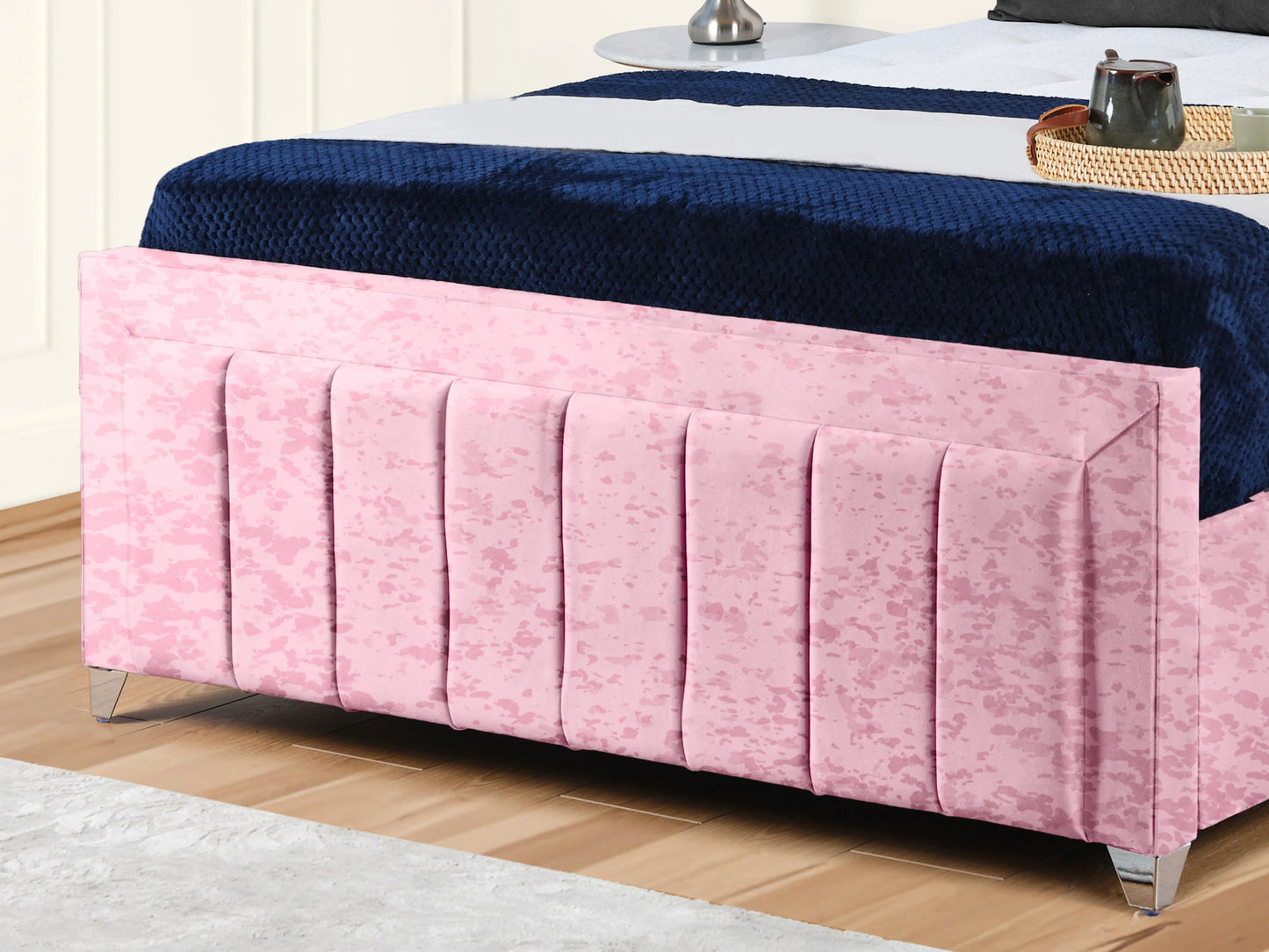 Sierra upholstered Bed