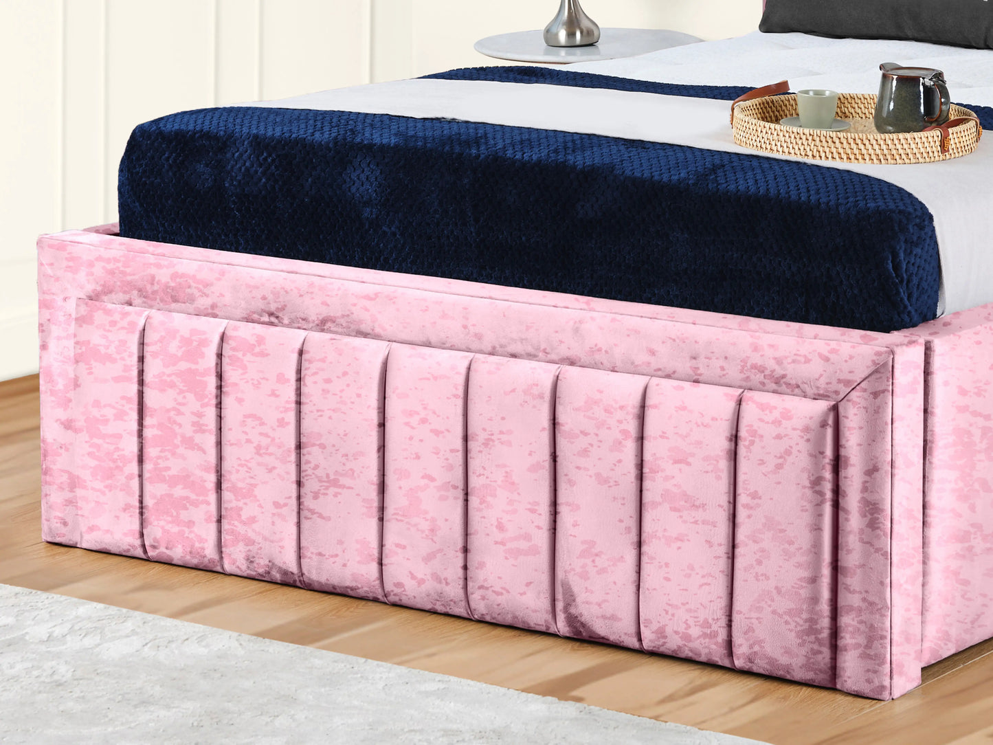 Grand panel Upholstered bed