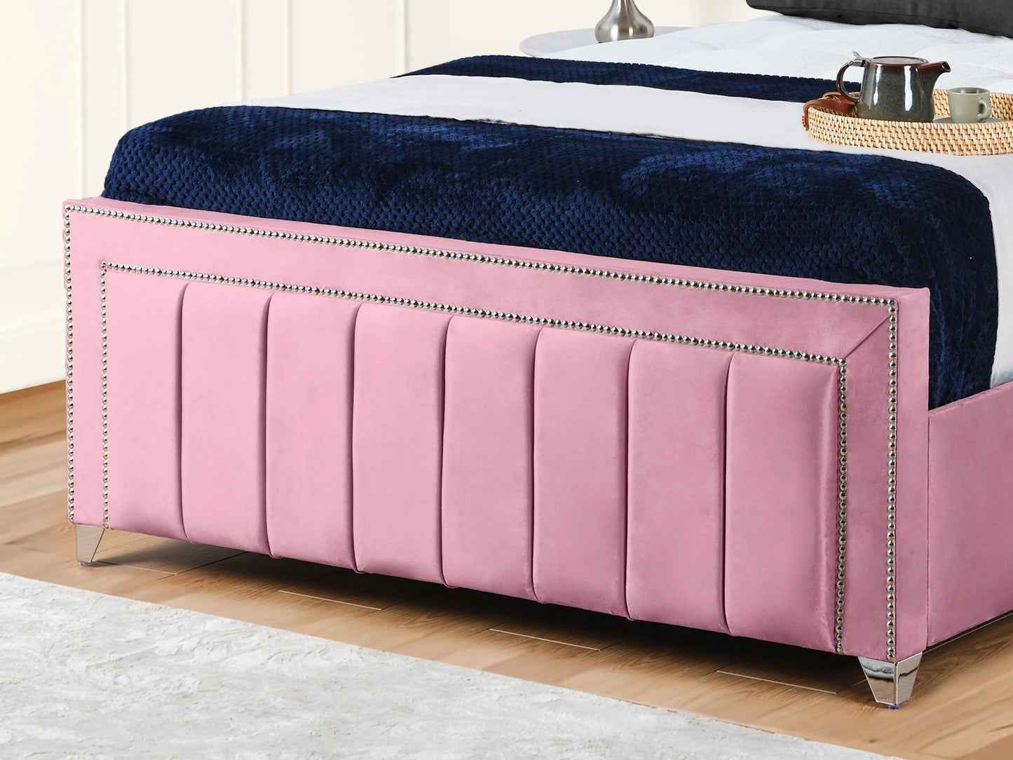 Serena Upholstered bed