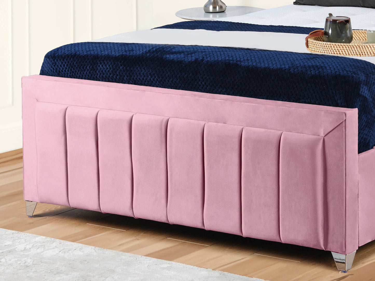 Sierra upholstered Bed
