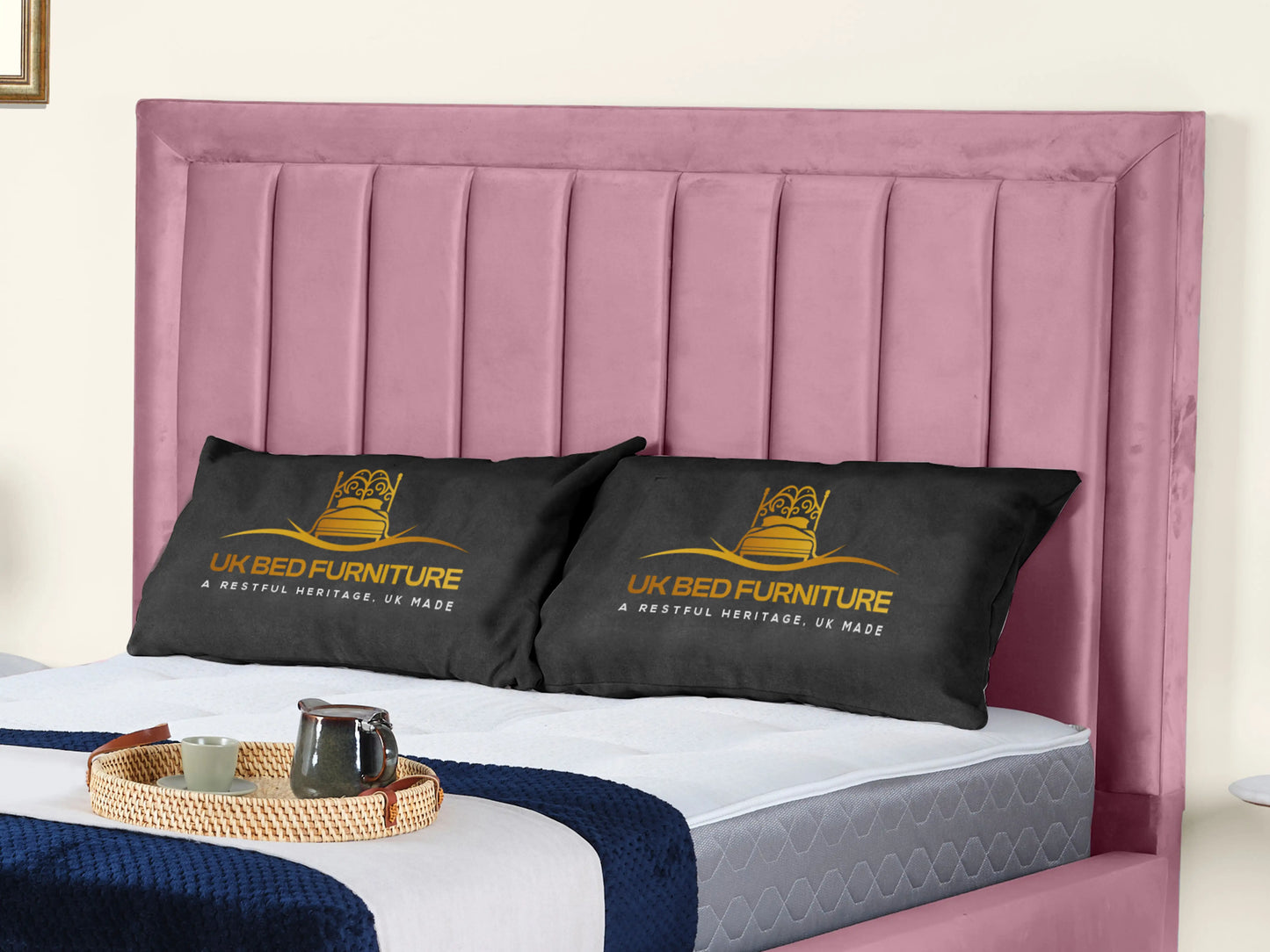Grand panel Upholstered bed