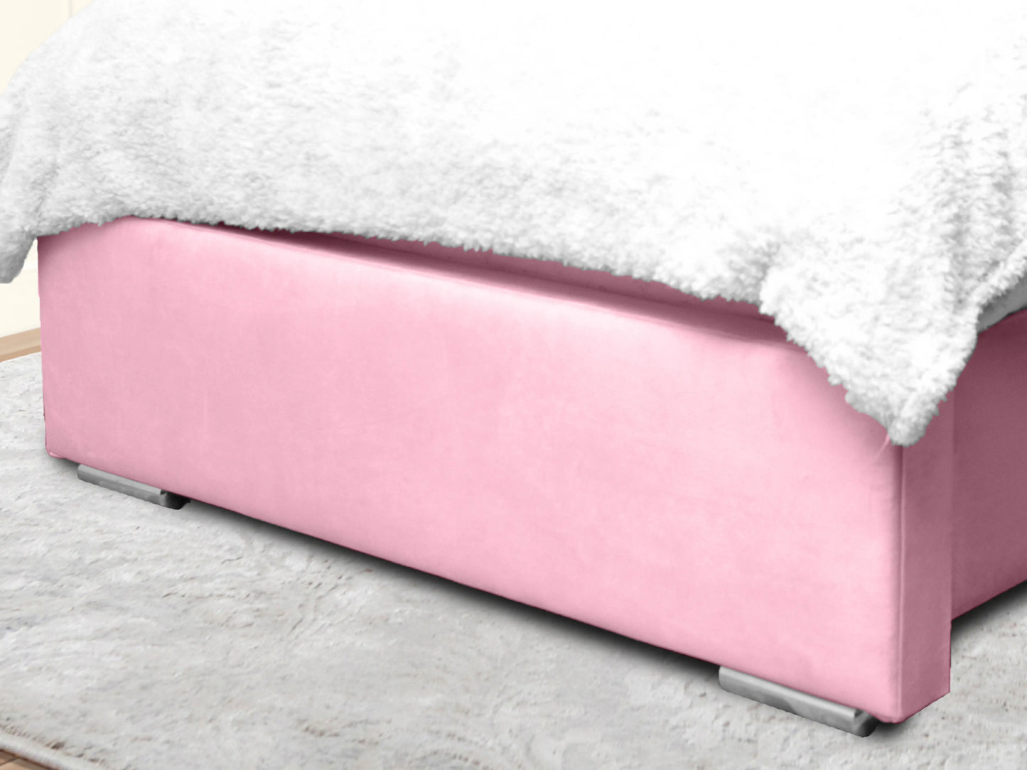Miri Winged Upholstered Bed
