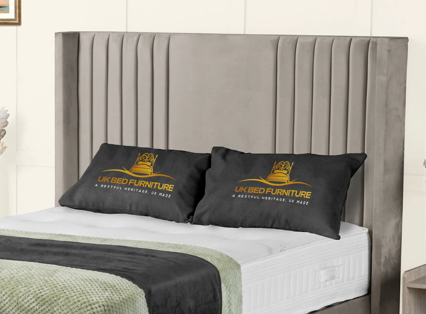 Elise lined winged Upholstered Bed